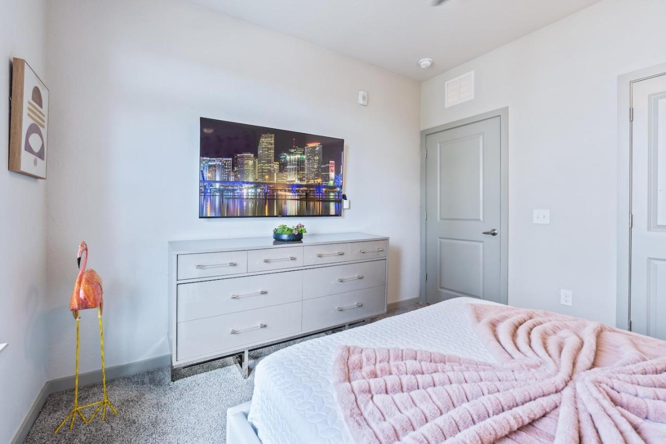 Tropicana Field 2 Bed In Dwtwn With Free Parking Apartment St. Petersburg Exterior photo